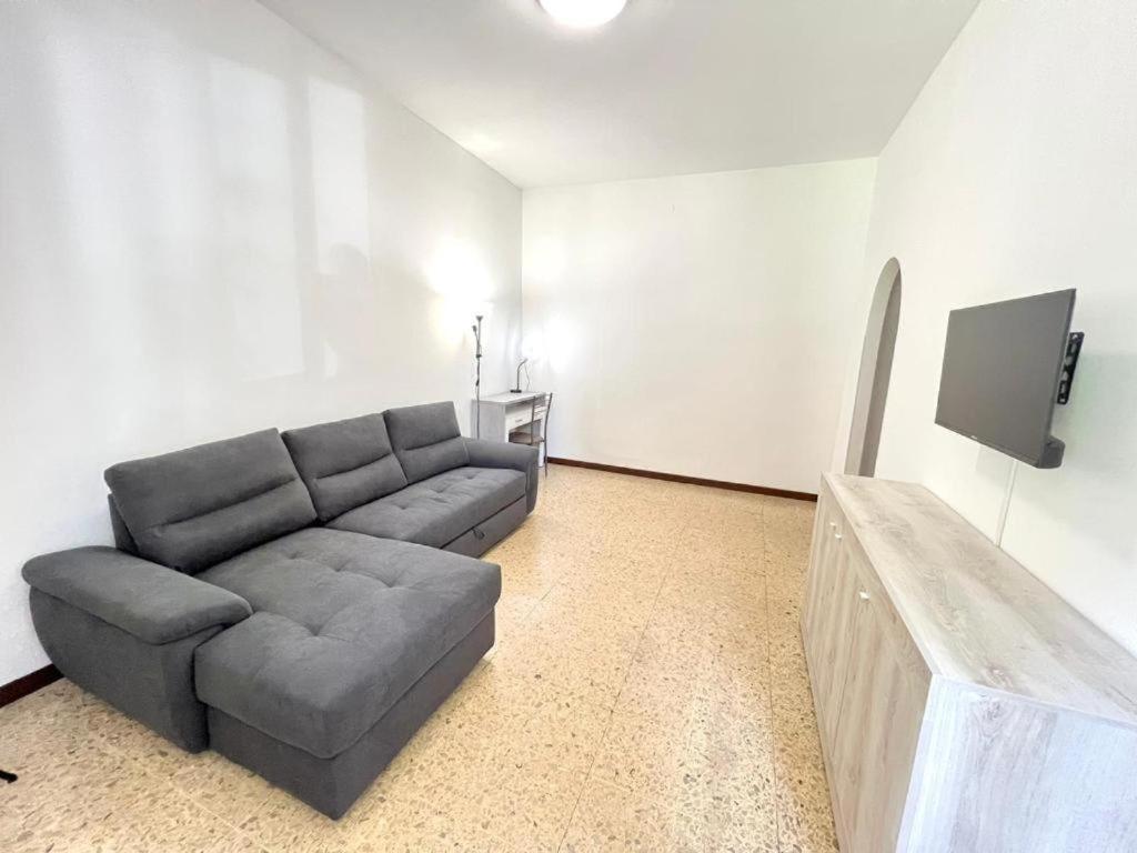 Home Fr Milánó Kültér fotó